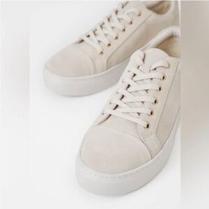 Vagabond Zoe Platform Sneaker in Tan Suede size 39